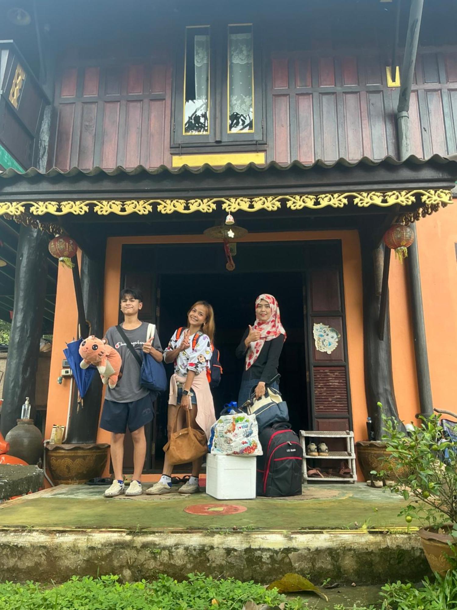 โฮมสเตย์บ้านนายสิงโตเขาคูหา Ban Khu Ha Nai Ngoại thất bức ảnh